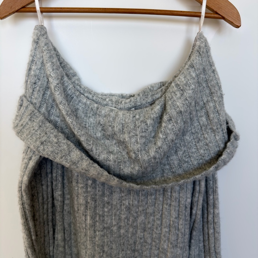 Abercrombie & Fitch Off Shoulder Ribbed Knit Sweater Gray Size L - Picture 3 of 8